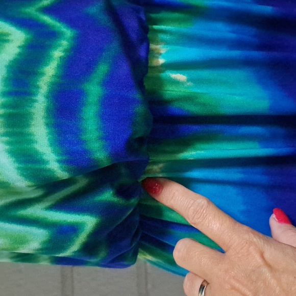 Donna Ricco Bold Colored Sleeveless Pleated Front Maxi Dress. Size 4 - Picture 4 of 11